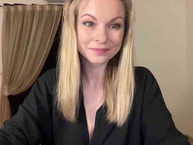 LilithNewdawn webcam