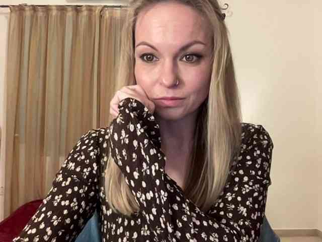 LilithNewdawn webcam