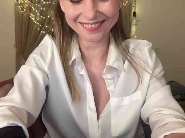 LilithNewdawn webcam