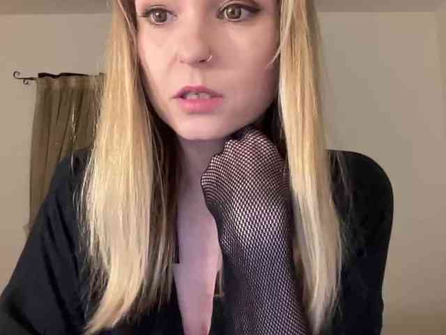 LilithNewdawn webcam