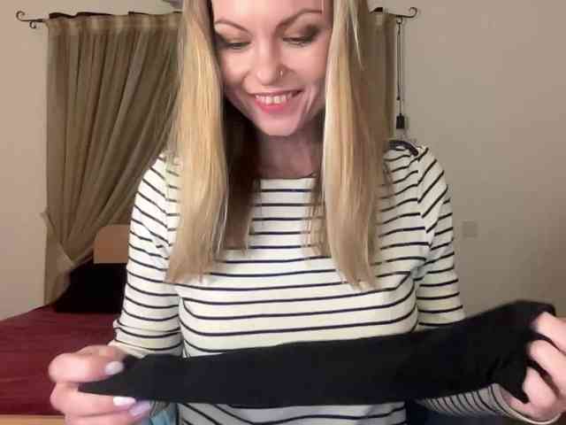 LilithNewdawn webcam