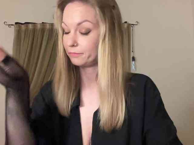 LilithNewdawn webcam