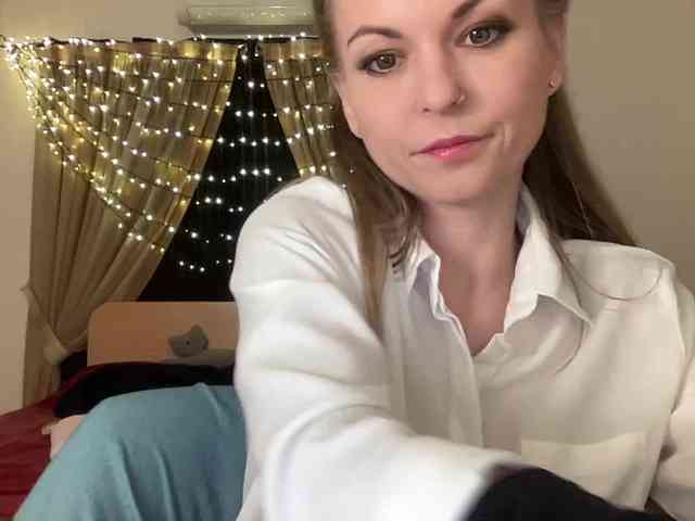 LilithNewdawn webcam