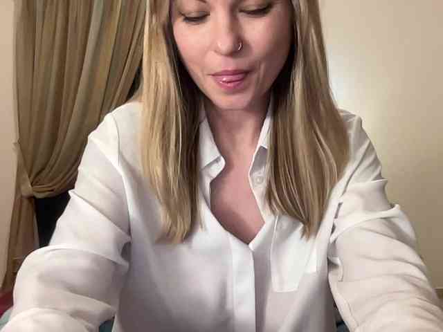 LilithNewdawn webcam