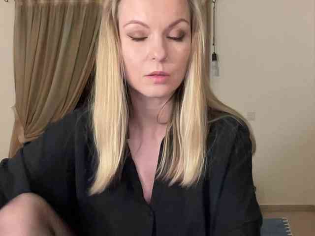 LilithNewdawn webcam