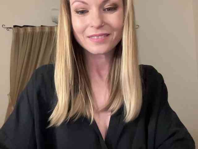 LilithNewdawn webcam