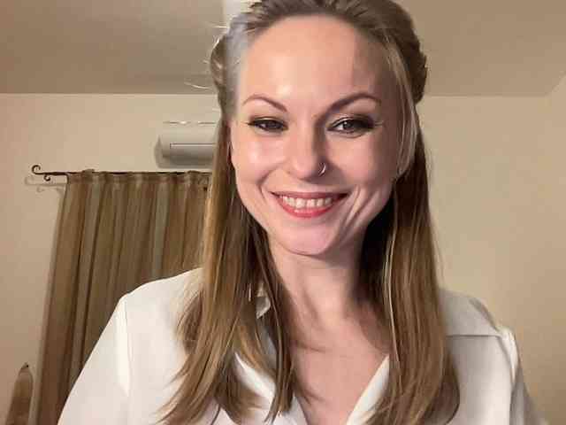 LilithNewdawn webcam