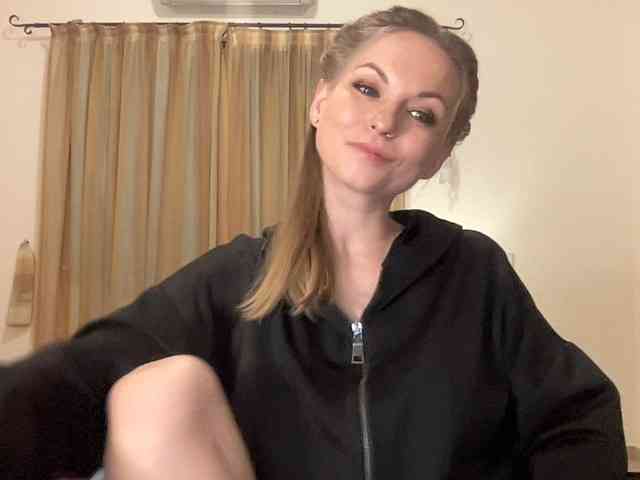 LilithNewdawn webcam