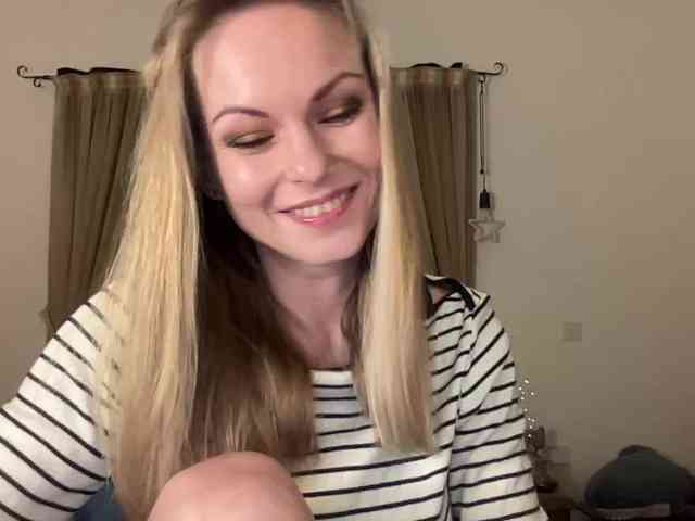 LilithNewdawn webcam