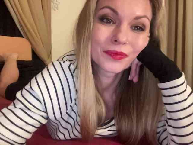 LilithNewdawn webcam