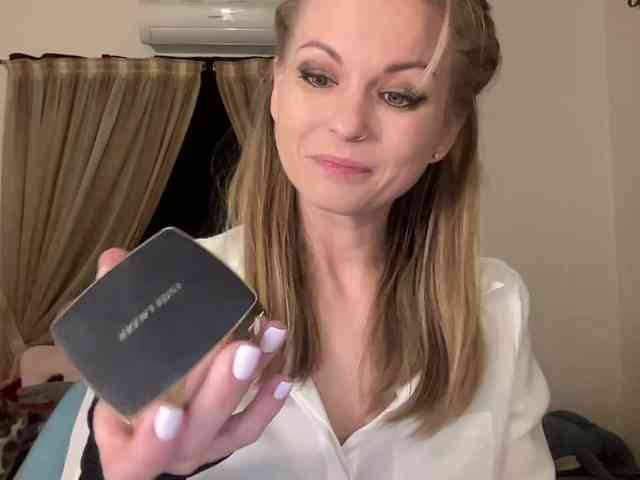 LilithNewdawn webcam