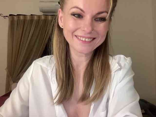 LilithNewdawn webcam