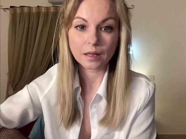 LilithNewdawn webcam