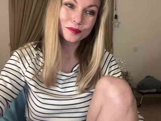 LilithNewdawn webcam