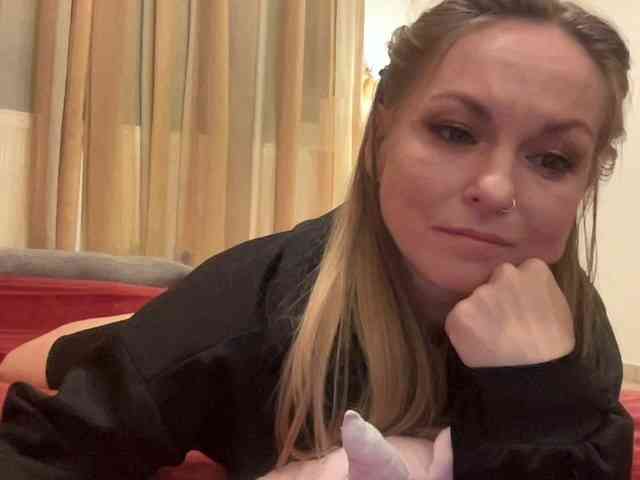 LilithNewdawn webcam