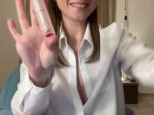 LilithNewdawn webcam