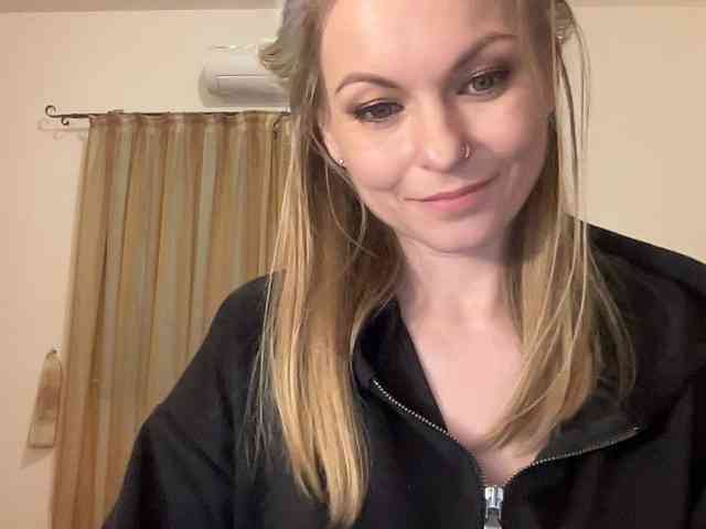 LilithNewdawn webcam