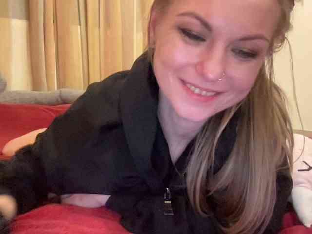 LilithNewdawn webcam