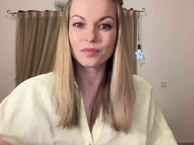 LilithNewdawn webcam