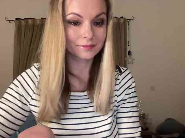 LilithNewdawn webcam