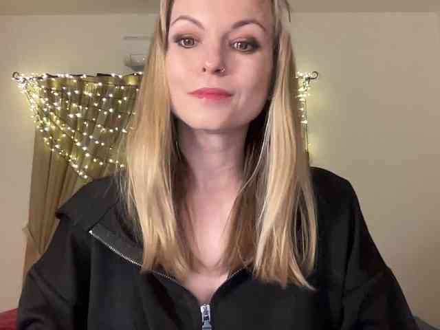 LilithNewdawn webcam