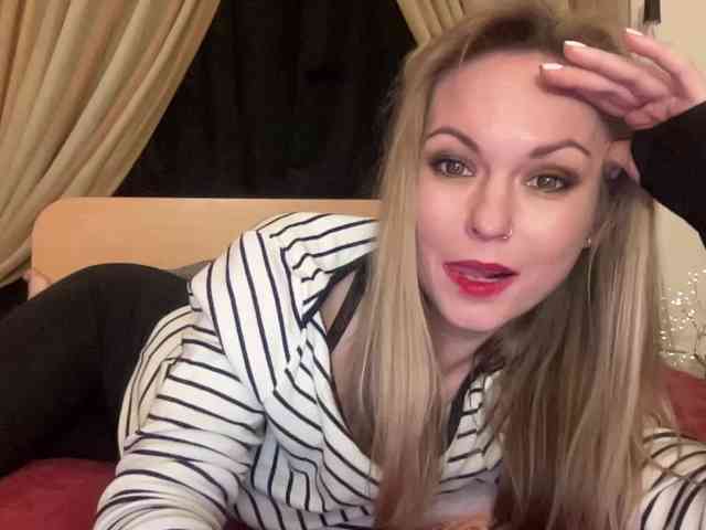 LilithNewdawn webcam