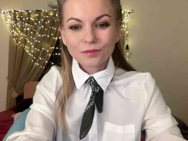 LilithNewdawn webcam