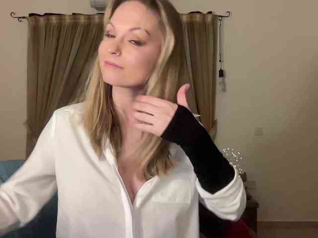 LilithNewdawn webcam