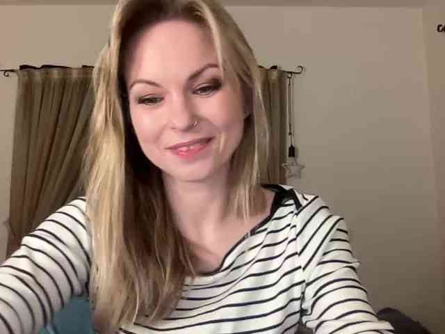 LilithNewdawn webcam