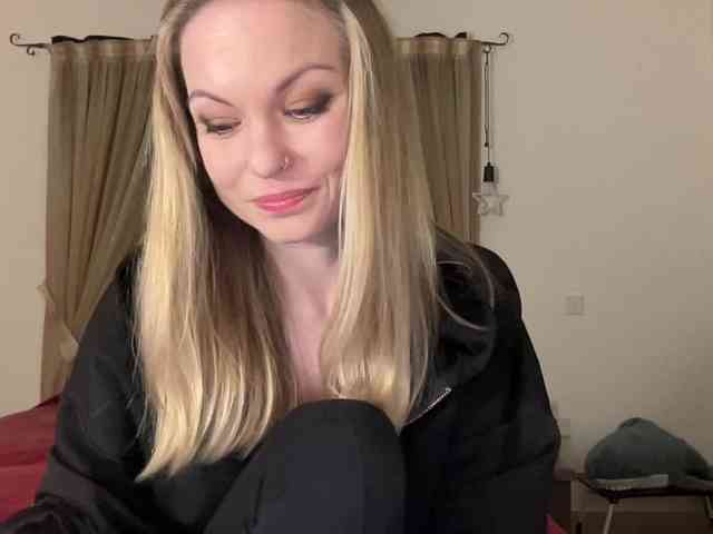 LilithNewdawn webcam