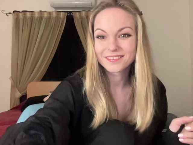 LilithNewdawn webcam