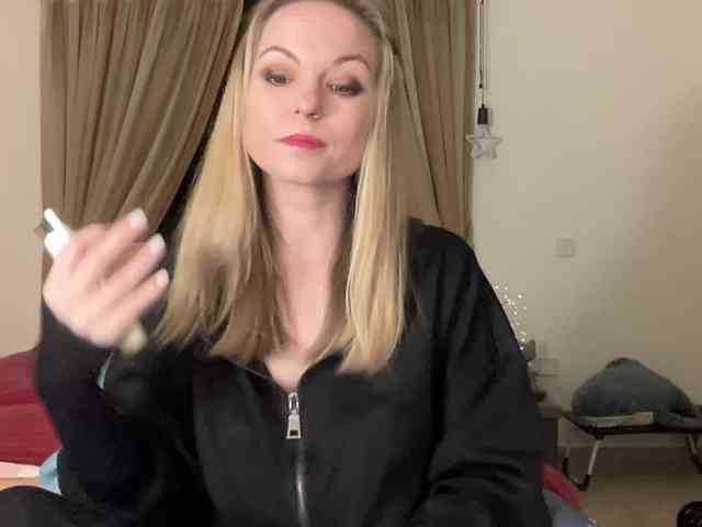 LilithNewdawn webcam