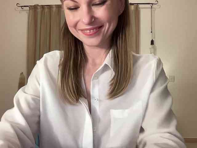 LilithNewdawn webcam