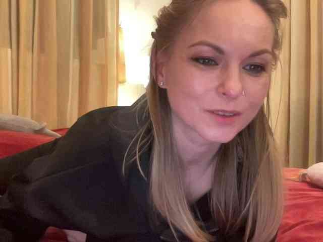 LilithNewdawn webcam