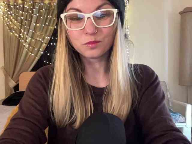 LilithNewdawn webcam