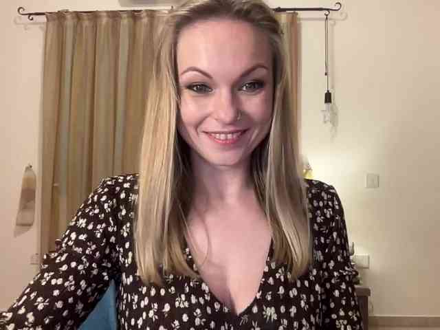 LilithNewdawn webcam