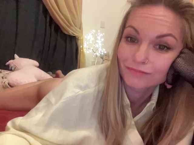 LilithNewdawn webcam