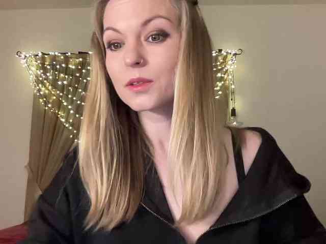 LilithNewdawn webcam