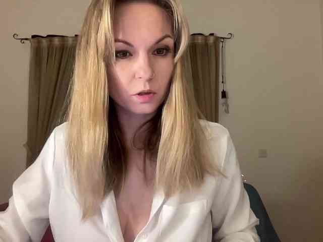 LilithNewdawn webcam