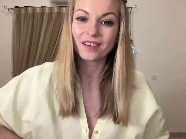 LilithNewdawn webcam