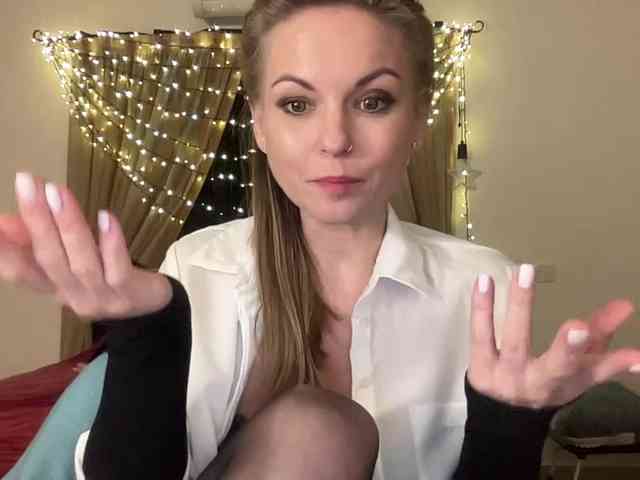 LilithNewdawn webcam