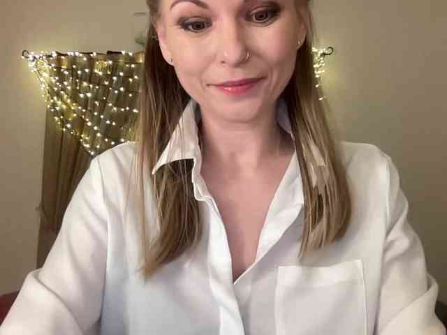 LilithNewdawn webcam