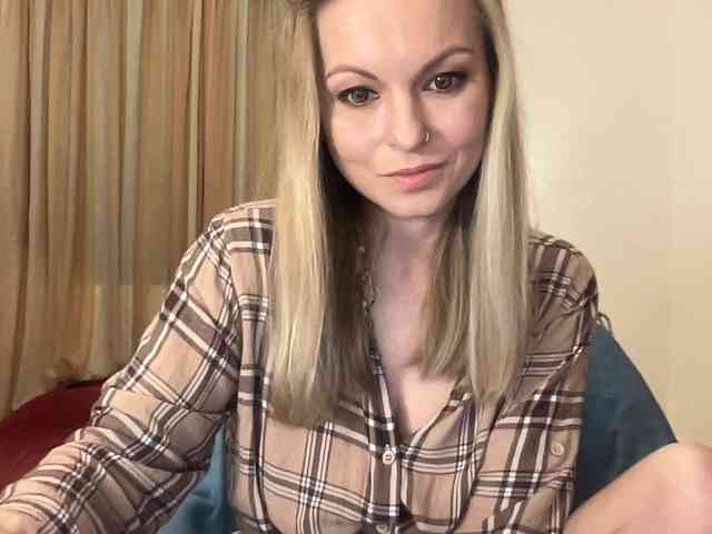 LilithNewdawn webcam