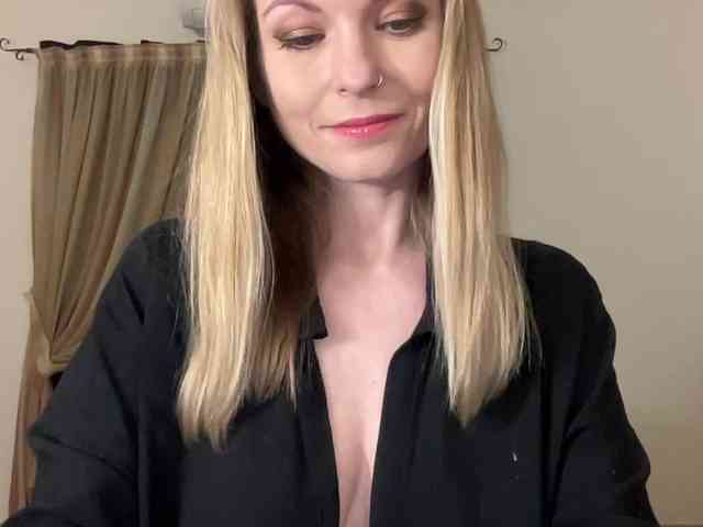 LilithNewdawn webcam