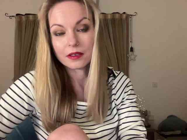 LilithNewdawn webcam