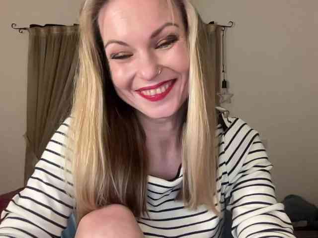 LilithNewdawn webcam