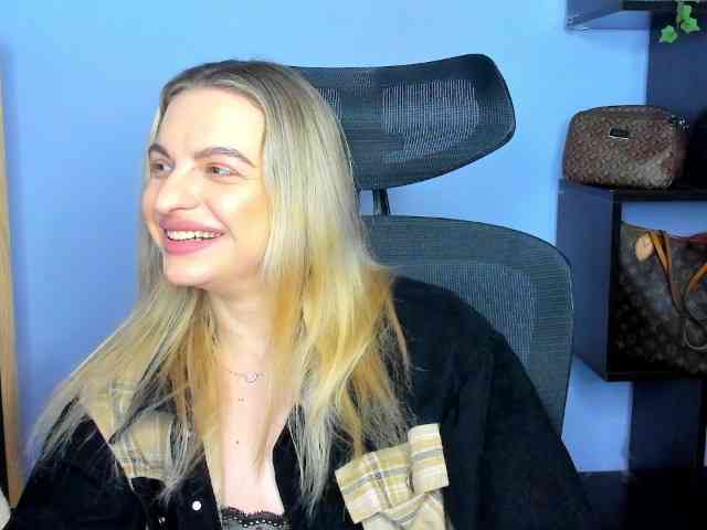 BlankaAngel Live Webcam on BongaCams