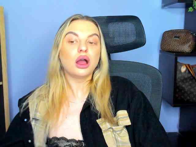 BlankaAngel Live Webcam on BongaCams