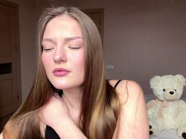 HildaSoscia's BongaCams show and profile