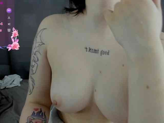 awwursosweet1 Live Webcam on BongaCams